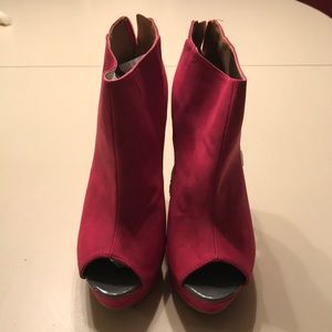 Fuchsia wedges